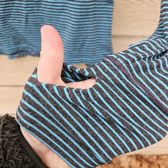 GapFit gray and aqua striped quarter zip jacket with thumb holes size small - Picture 5 of 6